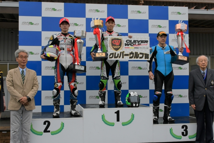 #54田尻　2位表彰台