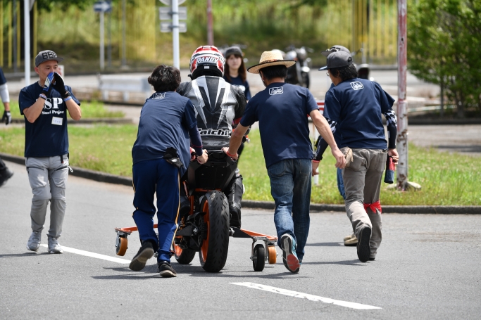 視覚障がいを持つ小泉さんは「懐かしくバイクを楽しめました。この場に来れて本当に良かった。」と走行後に話してくれました。