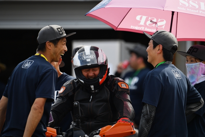 バイクでの右直事故による脊椎損傷で車いす生活を余儀なくされている細野さん。「人生諦めなければまだまだできるということを実感できました」と。